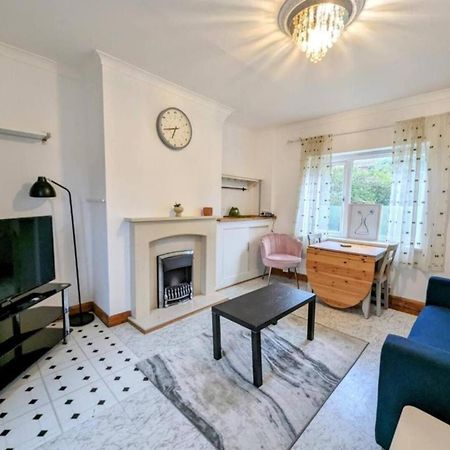 2 Bedroom Home With Driveway Close To Quayside Gateshead Buitenkant foto
