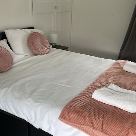 2 Bedroom Home With Driveway Close To Quayside Gateshead Buitenkant foto