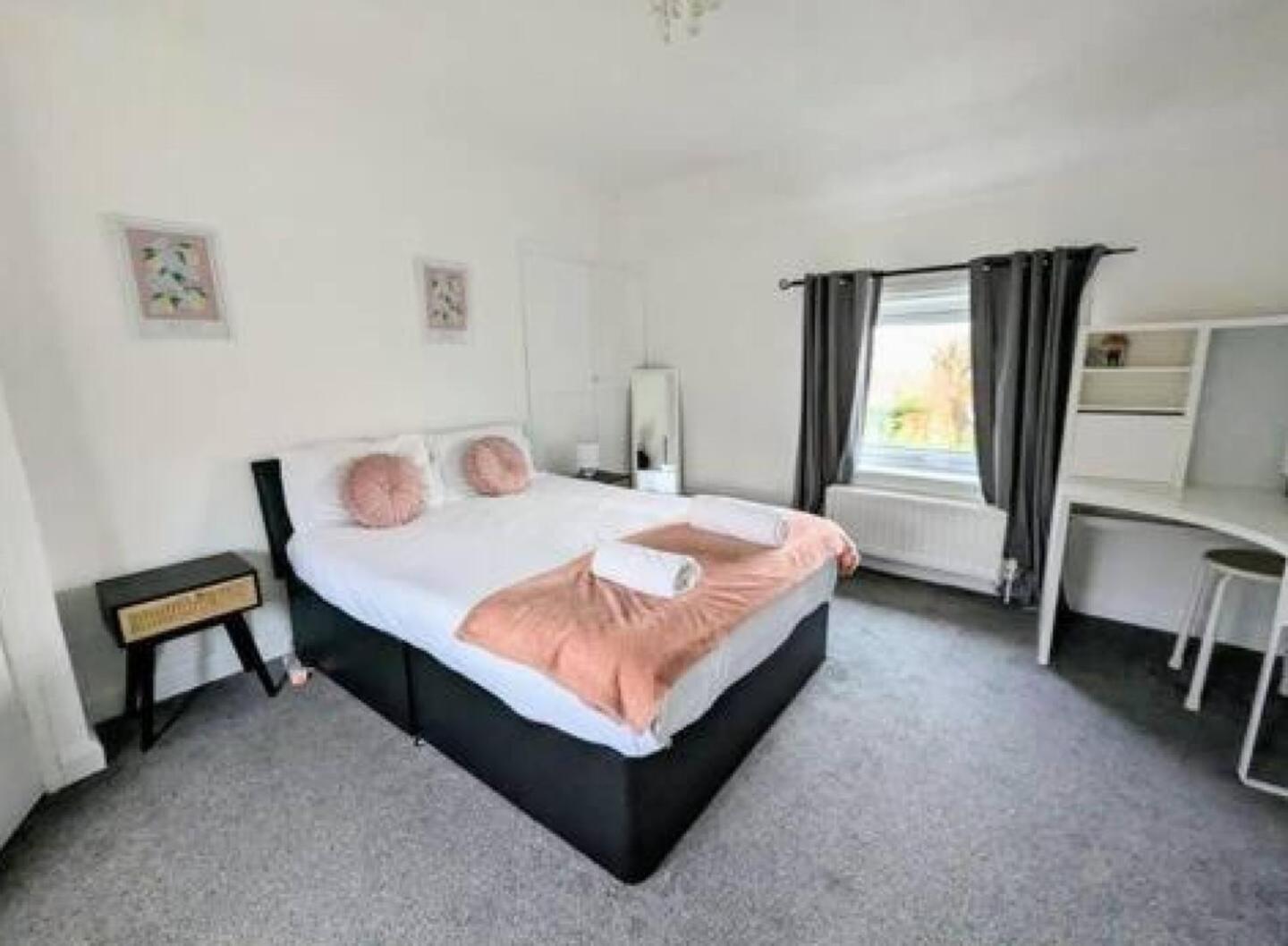 2 Bedroom Home With Driveway Close To Quayside Gateshead Buitenkant foto